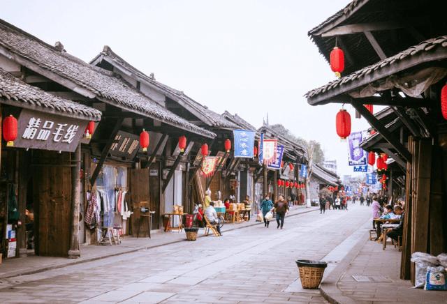 人参是一种植物，采参人为何却要准备红绳、铜钱一应工具？游戏画面